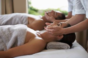 couples-massage-57704f4e3df78cb62c922cc1